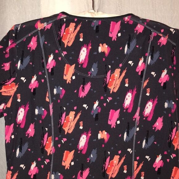 Infinity S Charcoal Gray Neon Pastel Paintbrush Strokes Stretch Scrub Top - Picture 4 of 15